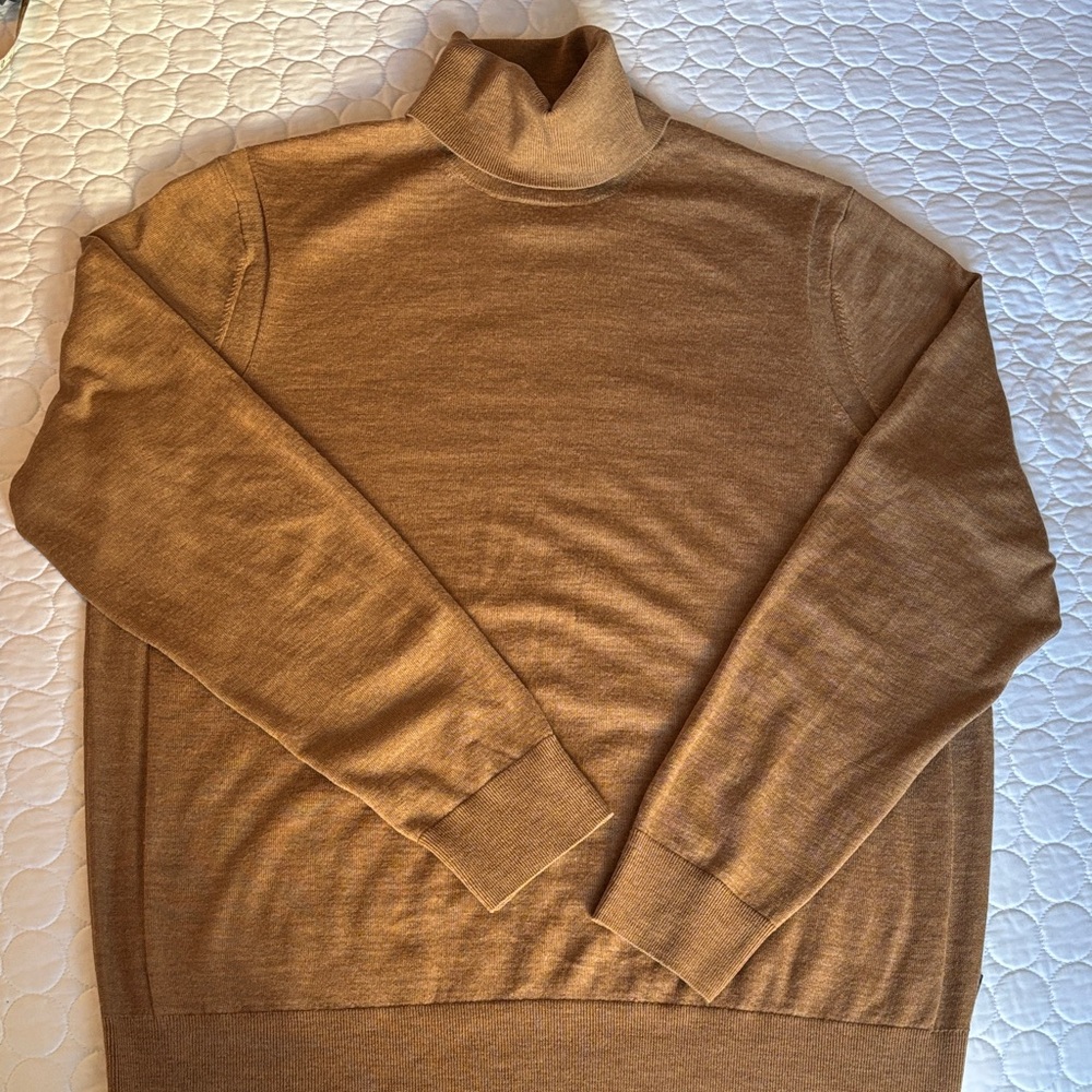 Mens Michael Kors XL Camel Ultrafine Merino Wool Lightweight Turtleneck Sweater